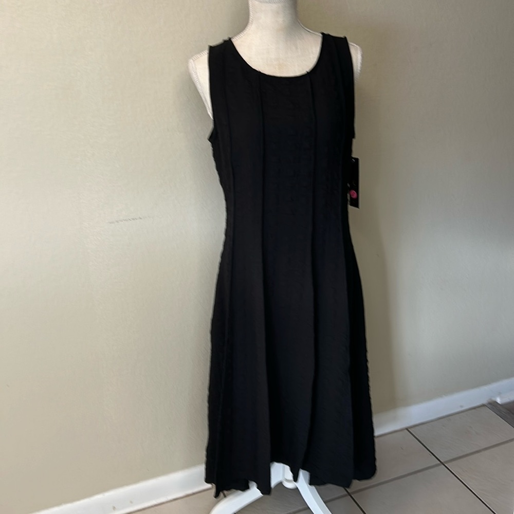 Sleeveless, round neck Black Dress